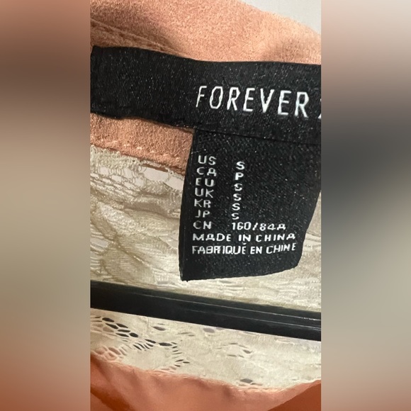 Forever 21 Peach Lace Dress with sheer lining underneath. - Picture 6 of 7